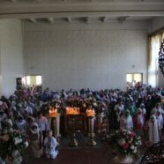 Святкове богослужіння в день П’ятидесятниці в тимчасовому храмі святого пророка Іллі м. Каменя-Каширського