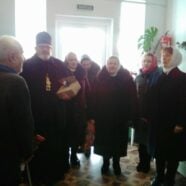 Різдвяні вітання та подарунки для одиноких