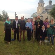 Біля храму с. Гута-Боровенська висадили алею каштанів
