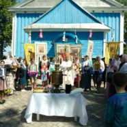 Парафіянки Свято-Михайлівського храму села Верхи отримали особливі вітання в Неділю святих Жон-Мироносиць