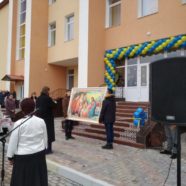 У селі Осівці молитвою розпочали навчання в новозбудованій школі