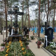Благочинний протоієрей Стефан помолився біля могили митрополита Ніфонта напердодні третьої річниці від дня його упокоєння